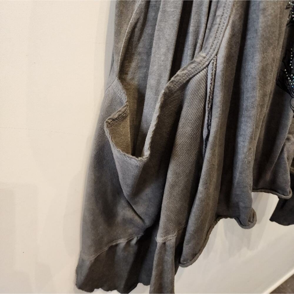 Coral New Gray Cowl Neck Top Pockets Rhinestones Sharkbite Feathers‎ Size L - Picture 7 of 9